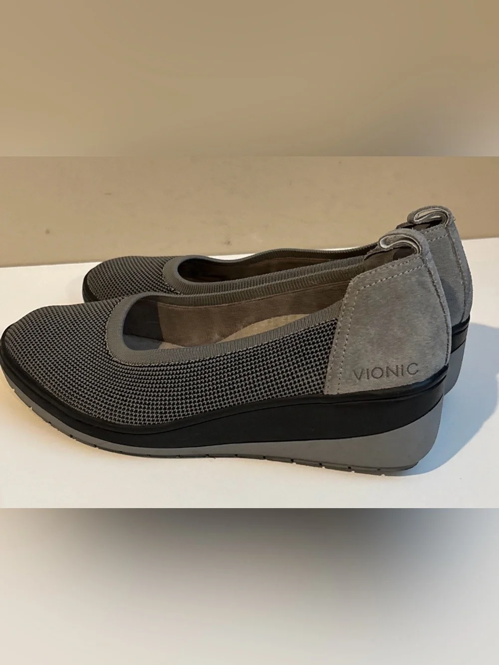 Vionic Jacey Grey Knit Wedge Slip On Shoes Orthotic Comfort Women’s Sz 8.5 Wide